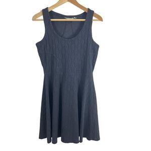 Athleta Flirt and Flutter Dress Black Sleeveless Size Medium Textured